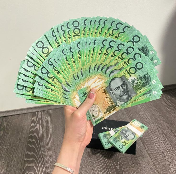 100's australian dollar notes 100's australian dollar notes